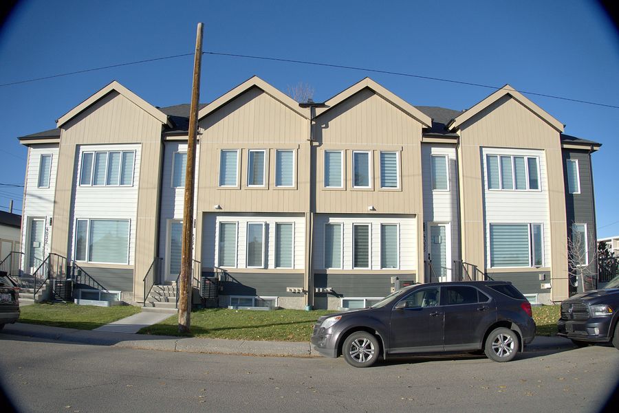 Family Townhome Row, Calgary